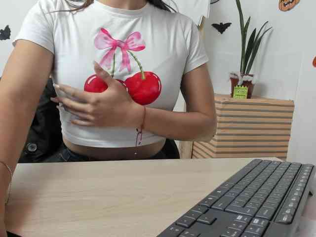 merlinaa-adams webcam