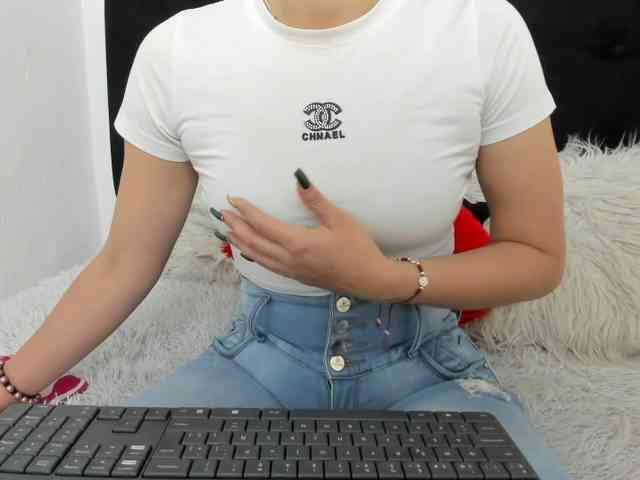 merlinaa-adams webcam