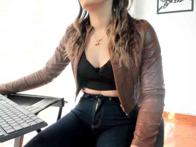 merlinaa-adams webcam