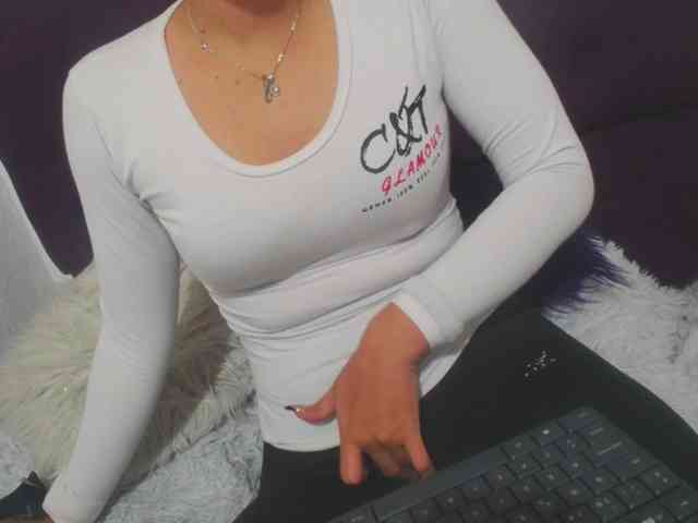 merlinaa-adams webcam