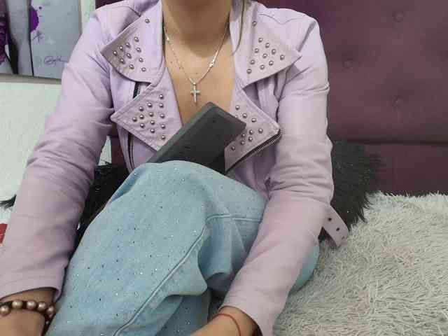 merlinaa-adams webcam