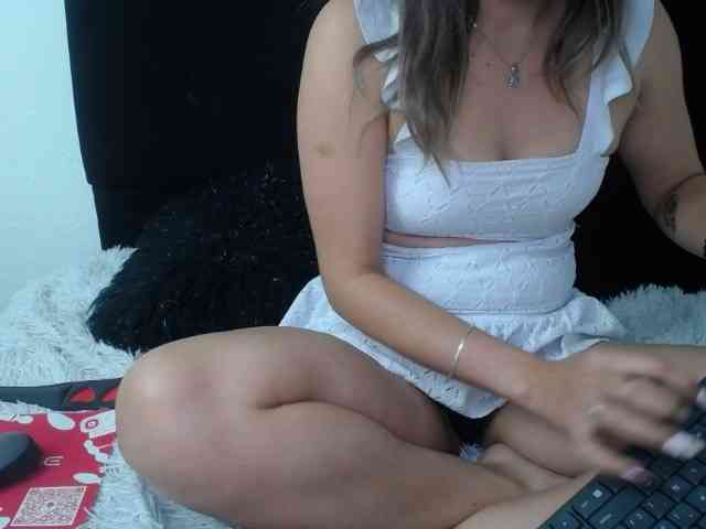 merlinaa-adams webcam
