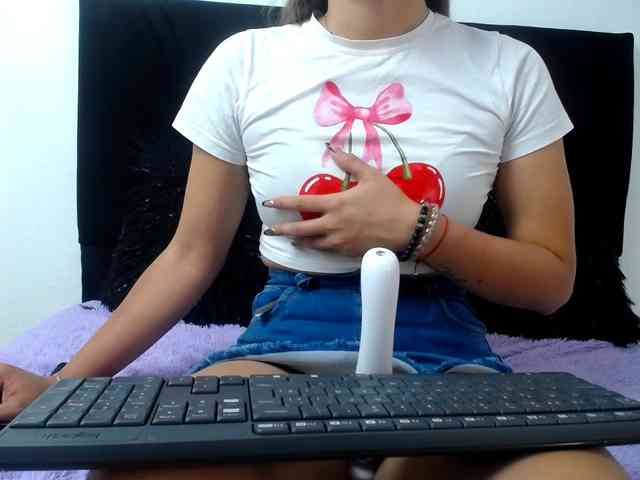 merlinaa-adams webcam
