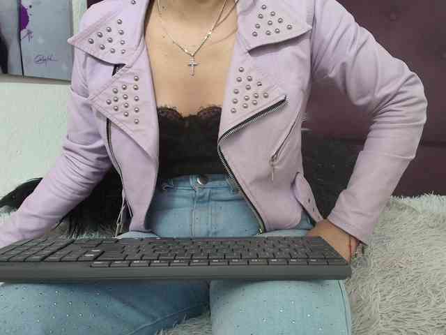 merlinaa-adams webcam