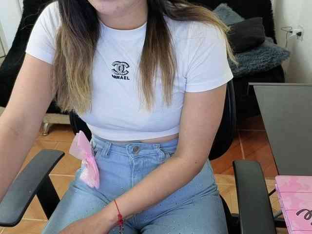 merlinaa-adams webcam