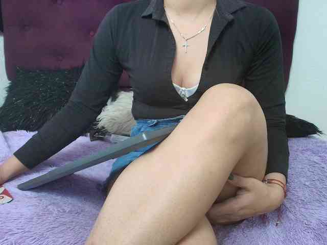 merlinaa-adams webcam