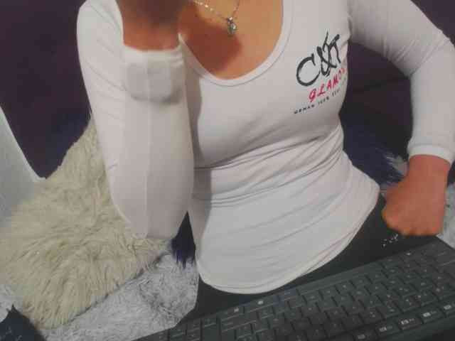 merlinaa-adams webcam