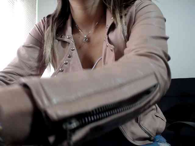 merlinaa-adams webcam