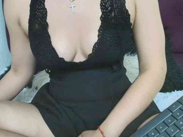 merlinaa-adams webcam