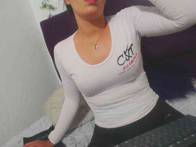 merlinaa-adams webcam