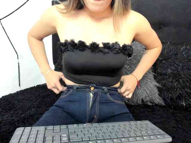 merlinaa-adams webcam