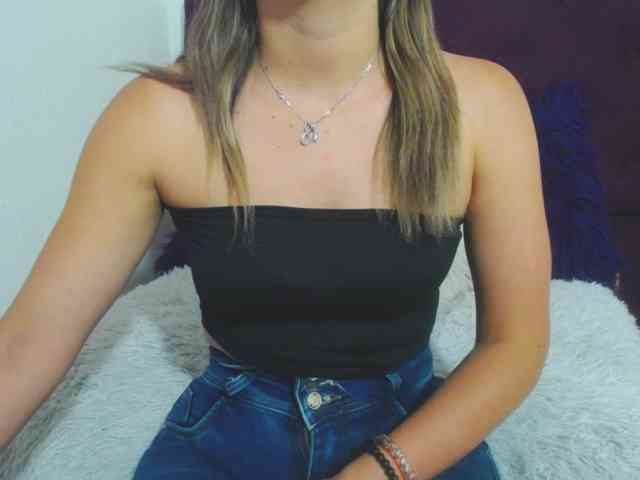 merlinaa-adams webcam