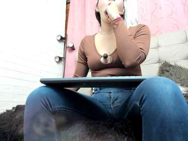 merlinaa-adams webcam