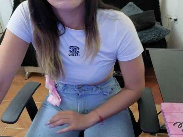 merlinaa-adams webcam