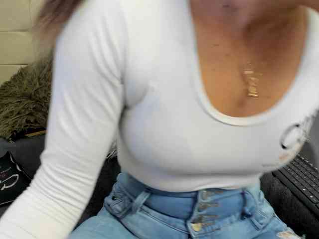 merlinaa-adams webcam