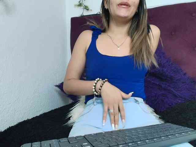 merlinaa-adams Live Webcam on BongaCams