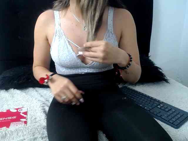 merlinaa-adams webcam
