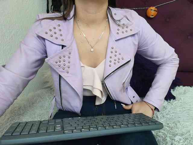 merlinaa-adams webcam