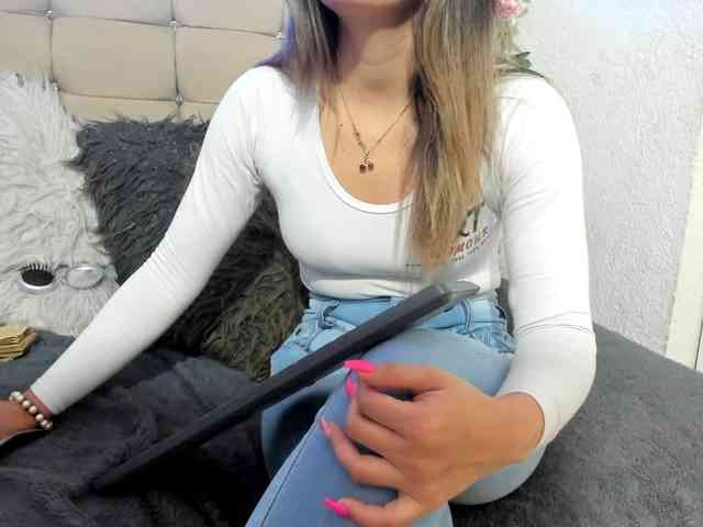 merlinaa-adams webcam