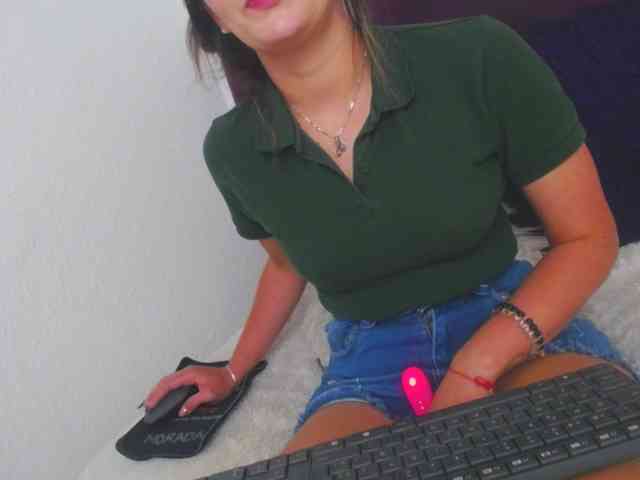merlinaa-adams webcam