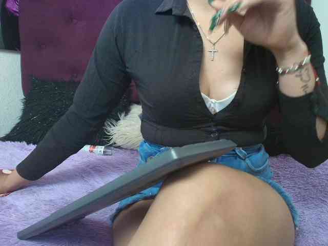 merlinaa-adams webcam