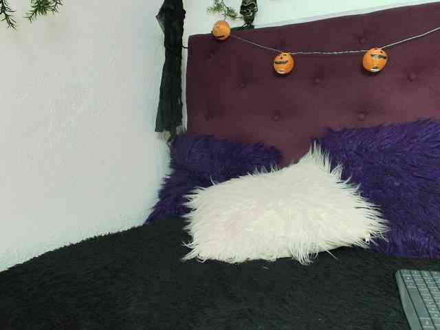 merlinaa-adams webcam