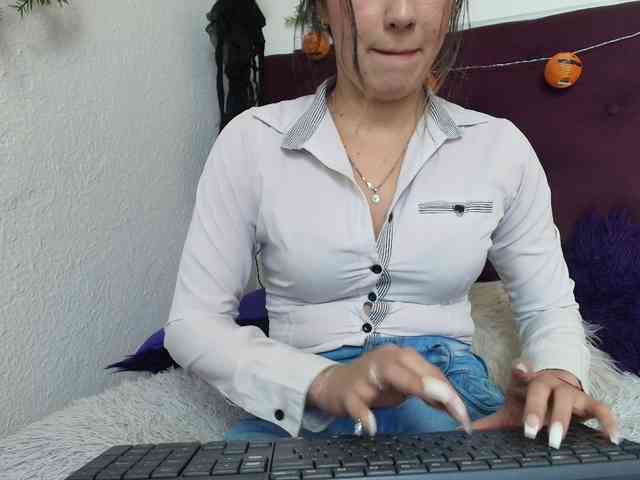 merlinaa-adams webcam