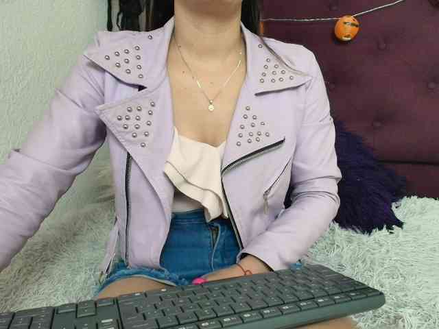 merlinaa-adams webcam