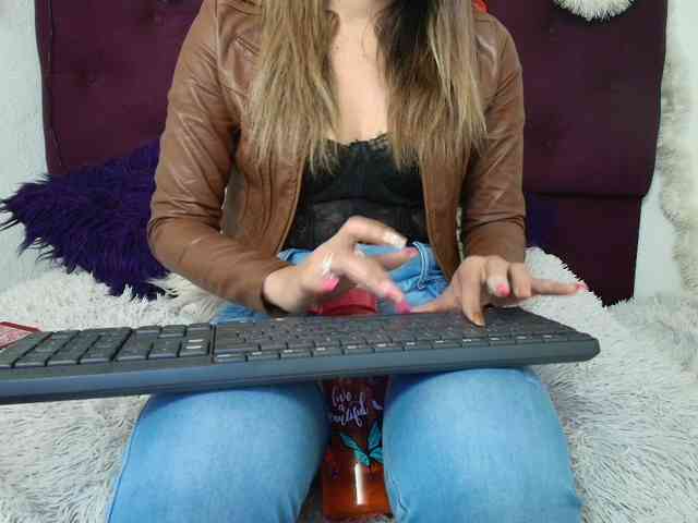 merlinaa-adams webcam