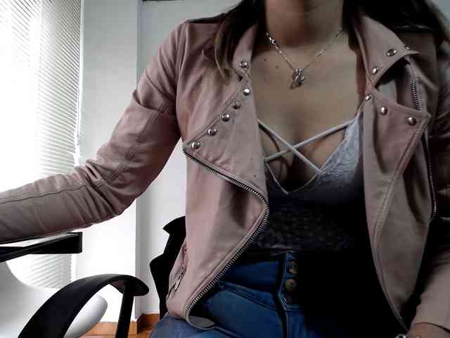 merlinaa-adams webcam