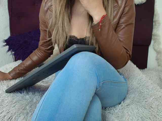 merlinaa-adams webcam