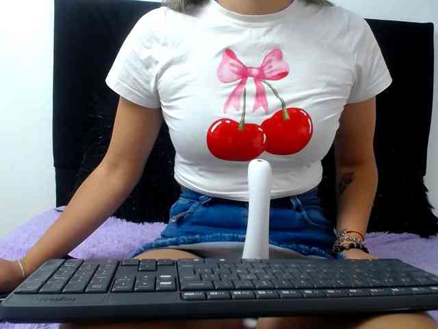 merlinaa-adams webcam