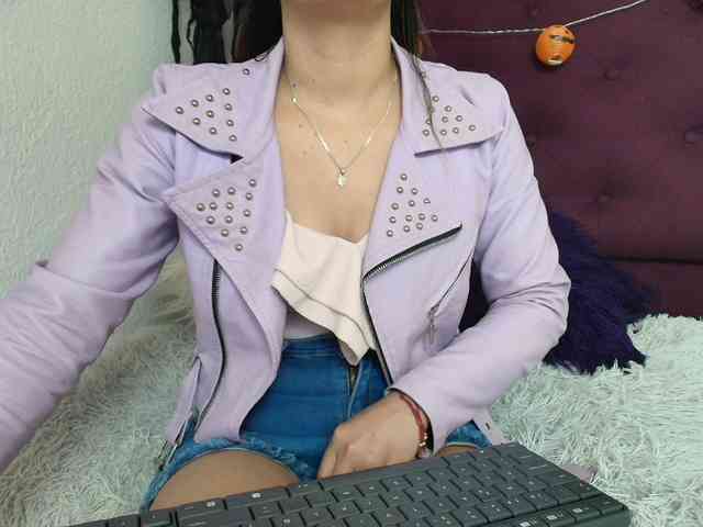 merlinaa-adams webcam