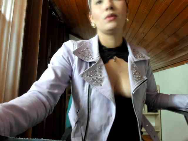 merlinaa-adams webcam