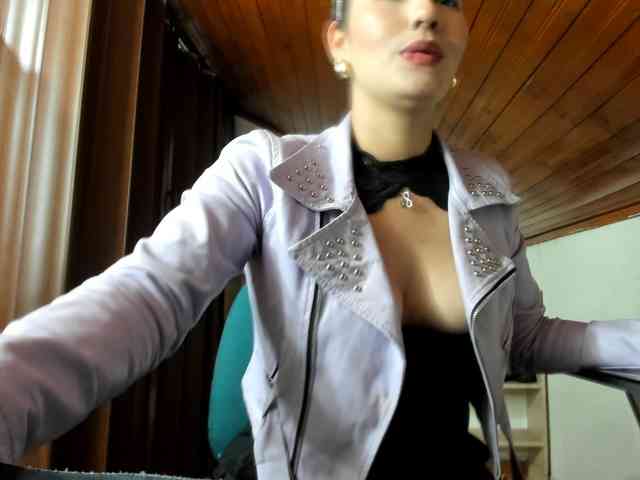 merlinaa-adams webcam