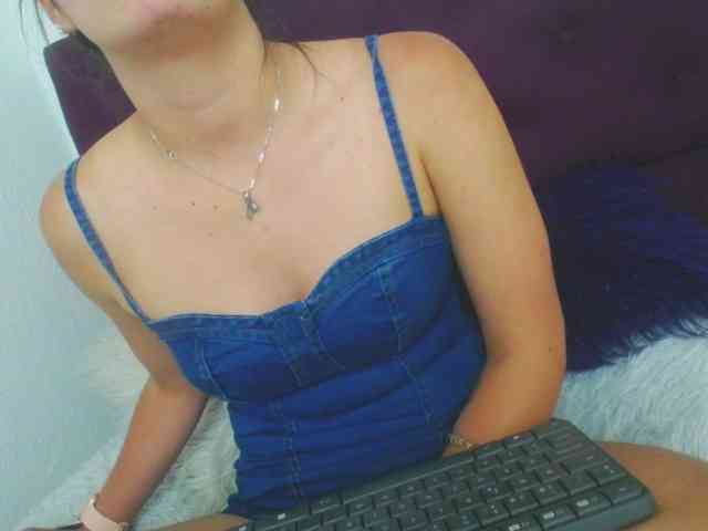 merlinaa-adams webcam