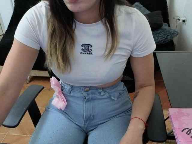 merlinaa-adams webcam