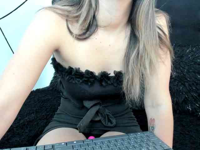 merlinaa-adams webcam