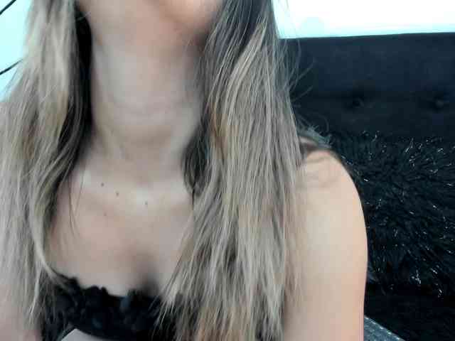 merlinaa-adams webcam