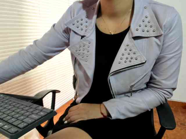 merlinaa-adams webcam