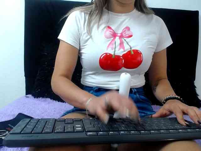 merlinaa-adams webcam