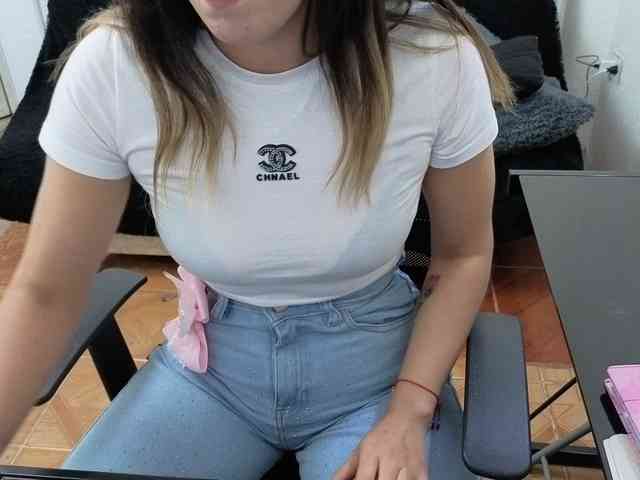 merlinaa-adams webcam