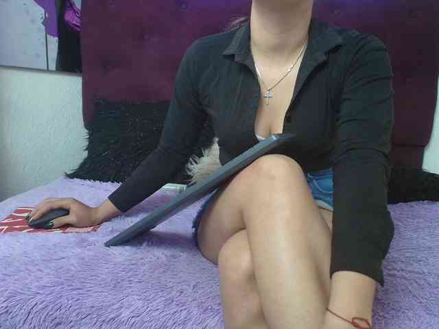 merlinaa-adams webcam