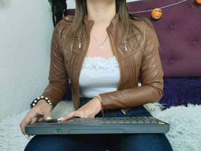 merlinaa-adams webcam