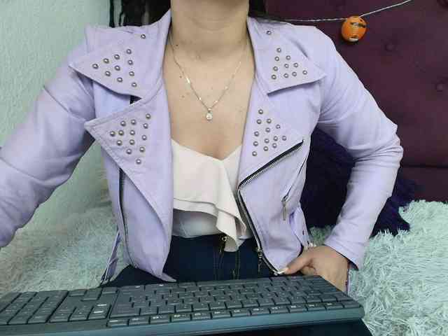 merlinaa-adams webcam