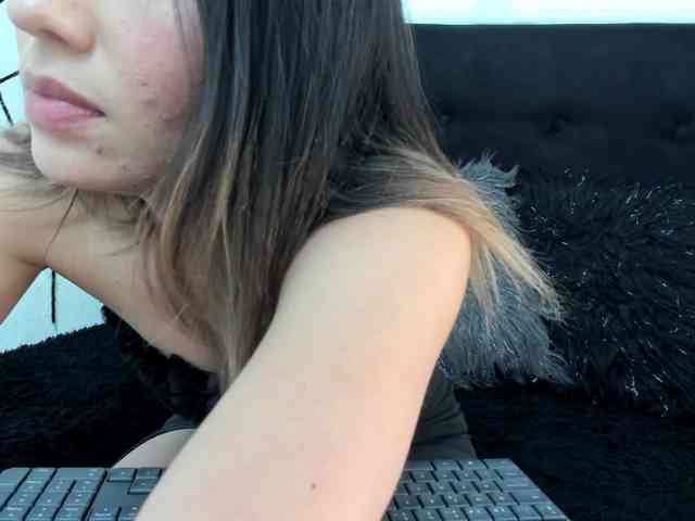 merlinaa-adams webcam