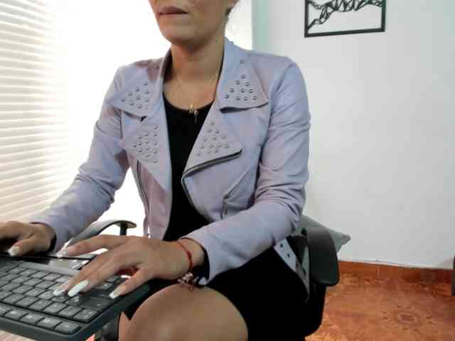 merlinaa-adams webcam