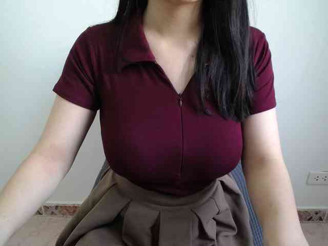 QueenHot92 webcam