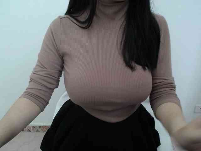 QueenHot92 webcam