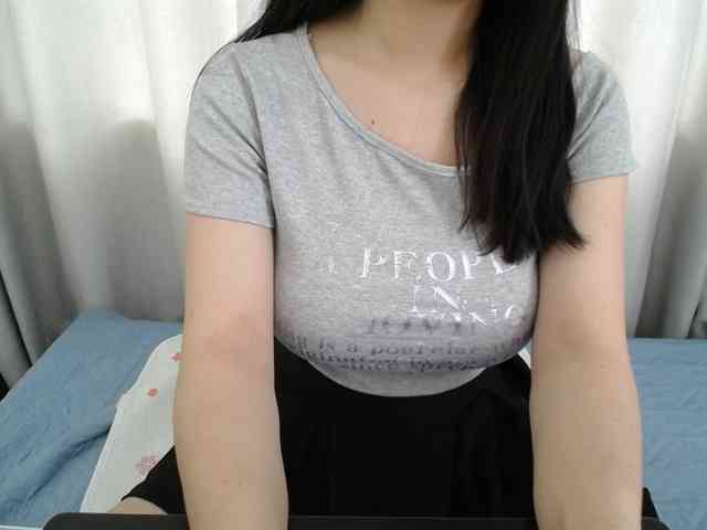 QueenHot92 webcam